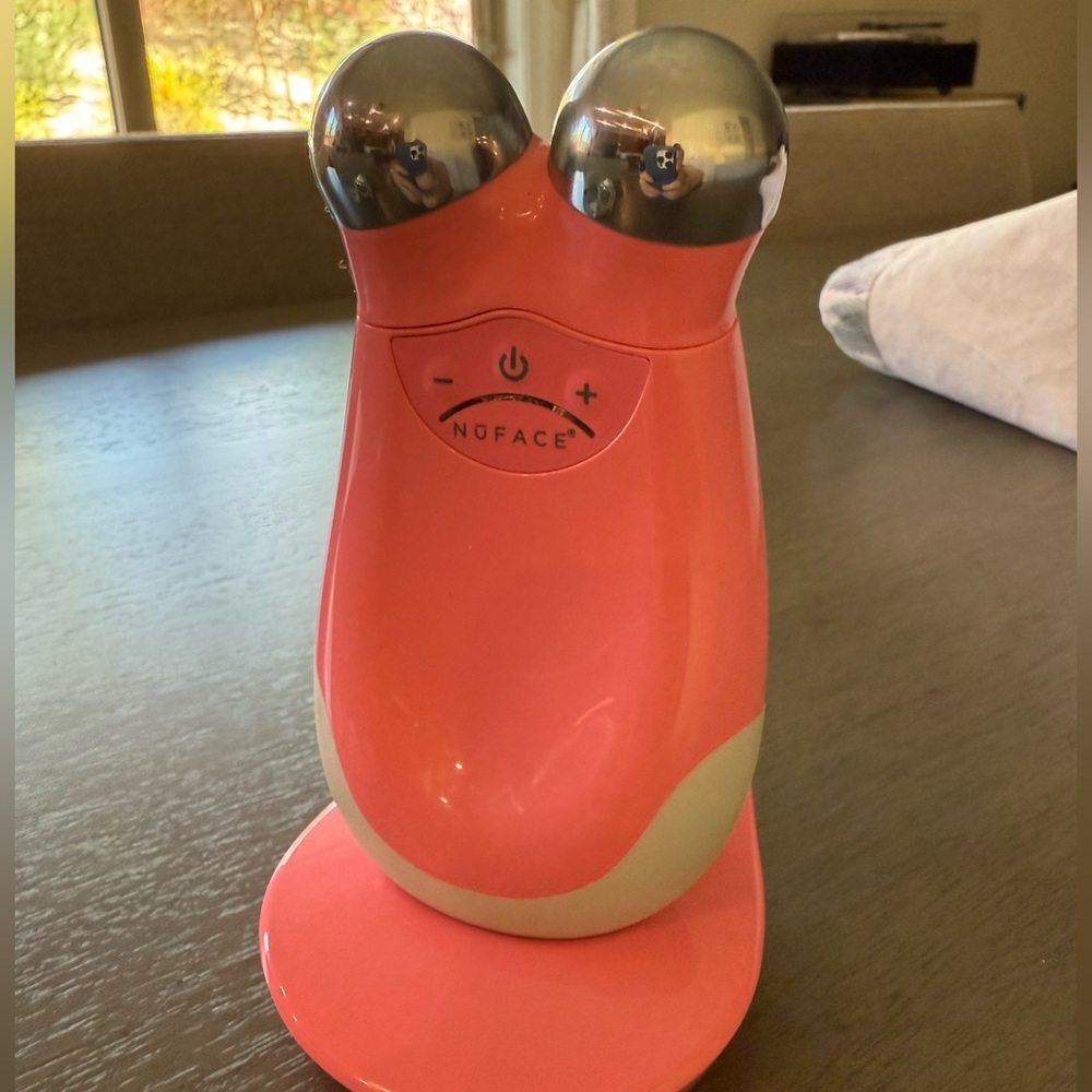 NuFace Pink Facial Toning Device